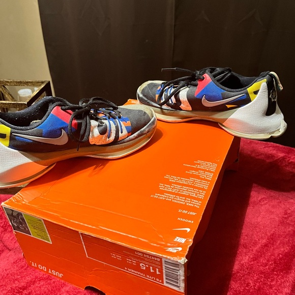 Pair of Nike sneakers size 5 in men, GUC. - Picture 4 of 9